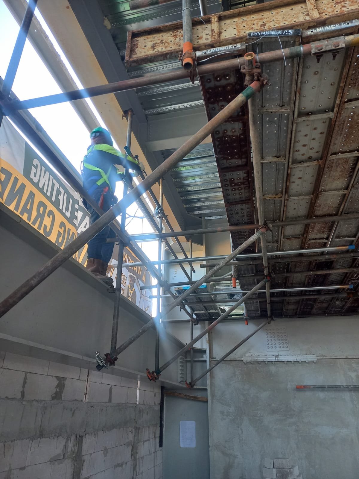 INSTALL SUPORT DUCTING 1 FLOOR