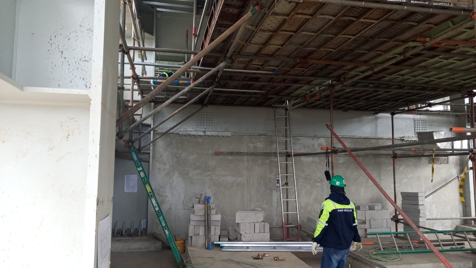 INSTALL SUPORT DUCTING 1 FLOOR